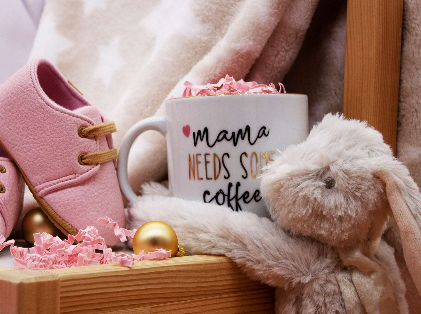 Hellobox Geschenkset zur Geburt mit Babydecke, Kuscheltier (17 Teile)