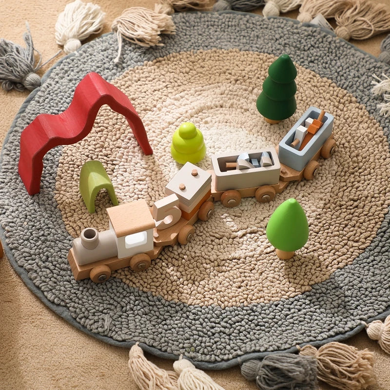 Der Holzgeburtstagszug - eine zeitlose Tradition, die für strahlende Kinderaugen sorgt!