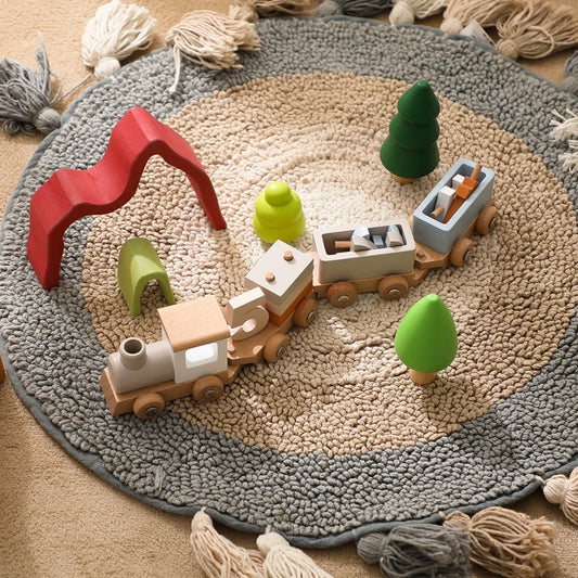 Der Holzgeburtstagszug - eine zeitlose Tradition, die für strahlende Kinderaugen sorgt!