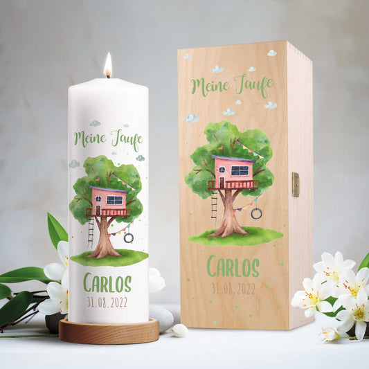 Große Kerze "Baumhaus" - Taufkerze mit Namen, Datum & Wunschtext