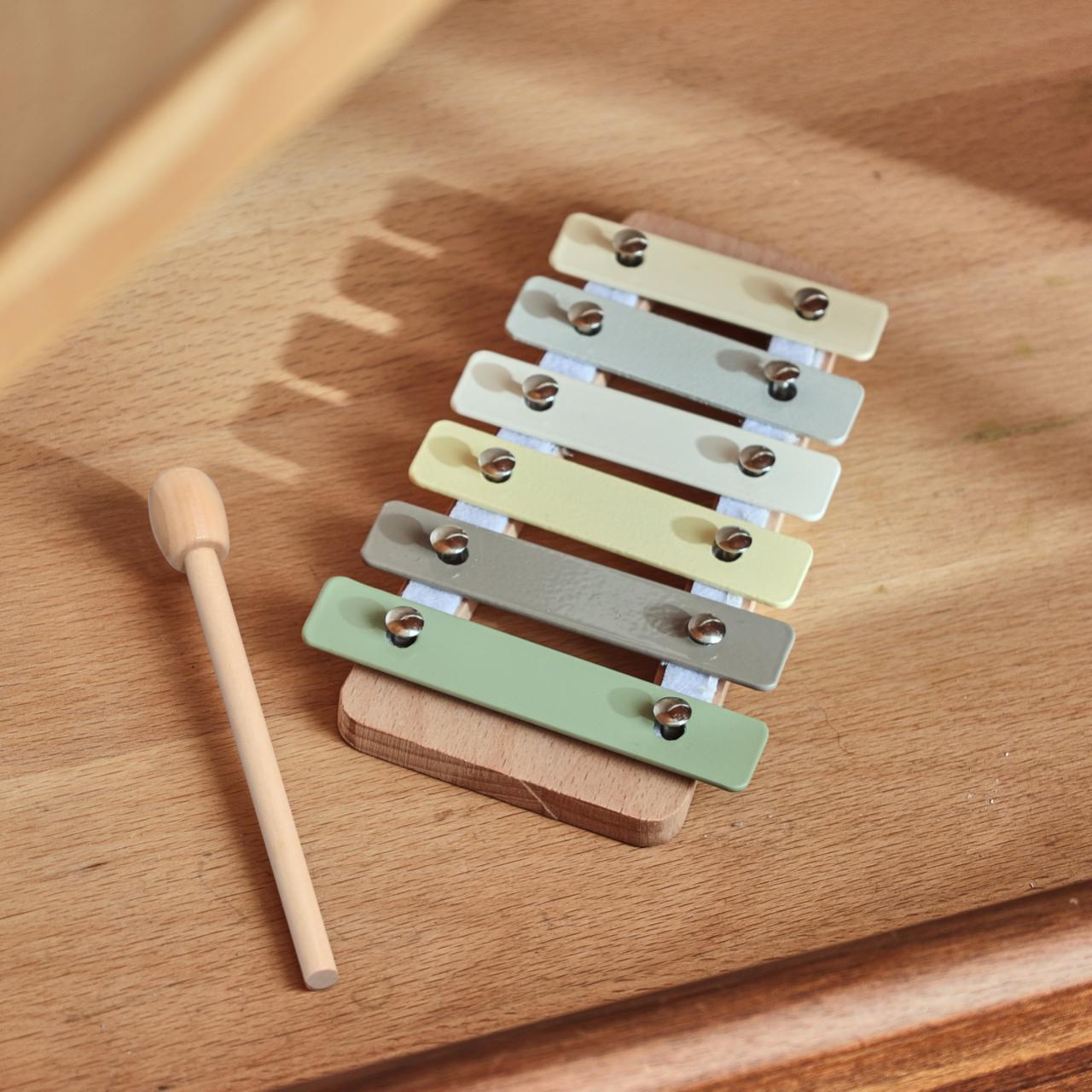 Beliebtes Holz-Musikinstrument-Set „Eichhörnchen“