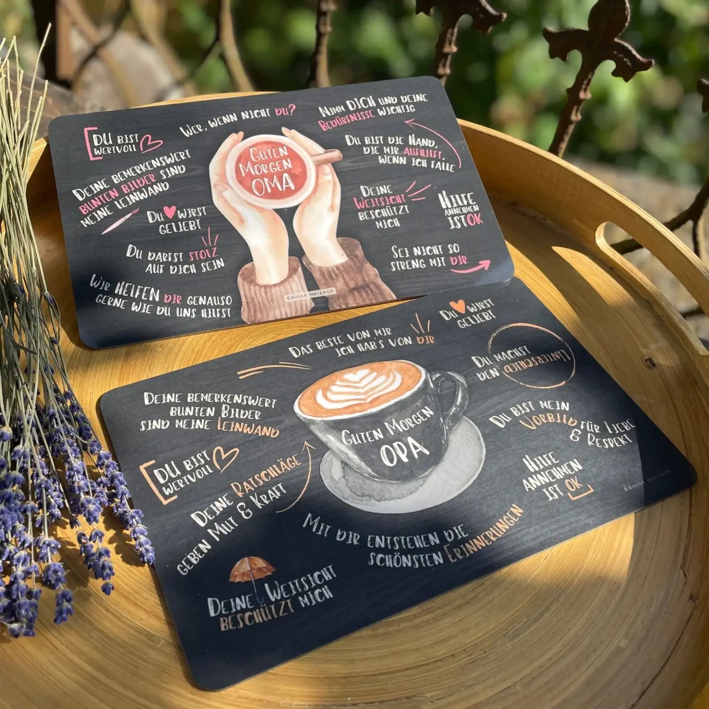 Geschenkset für Großeltern: Frühstücksbrettchen-Set mit individualisierterem Halter in Geschenkverpackung