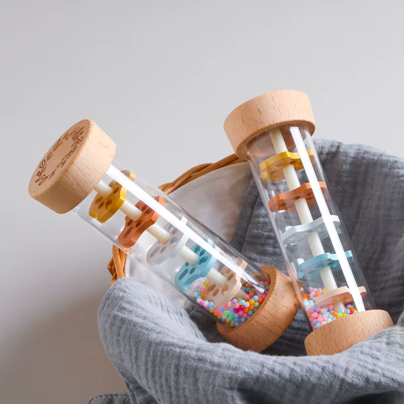 KidzzCamp Baby-Geschenkbox 3-teilig – umhäkelte Rassel, Sanduhr-Rassel & Beißring