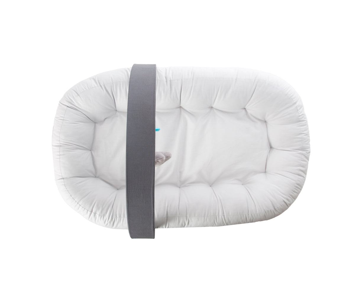 Babyjem Babynest "My First Bed" mit Spielbogen und Rassel