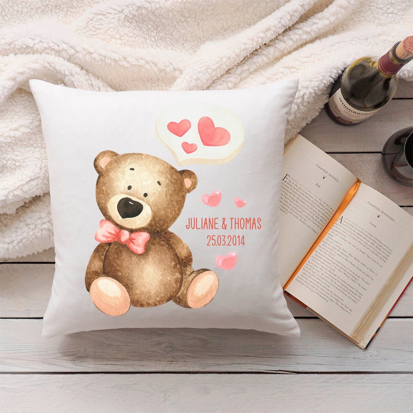 Bedrucktes Kissen mit Motiv Bär mit Herz