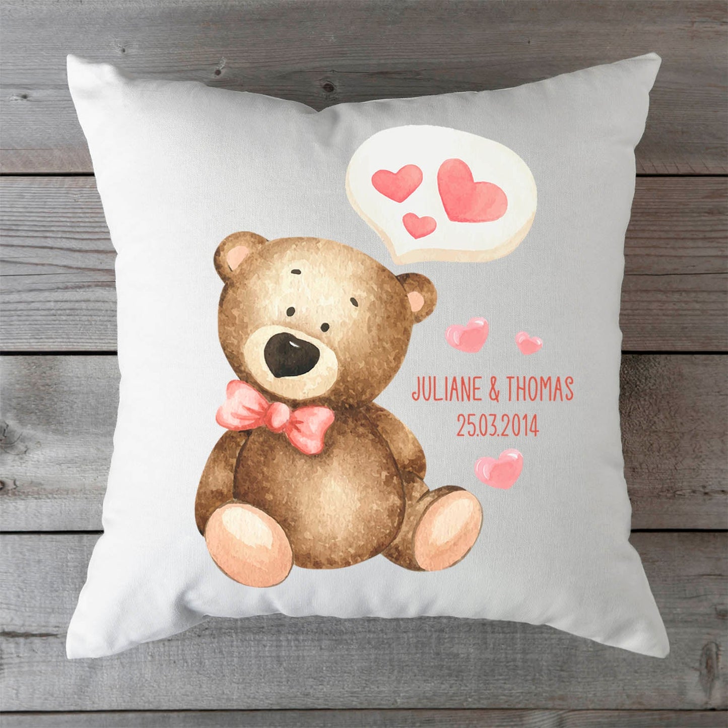 Bedrucktes Kissen mit Motiv Bär mit Herz