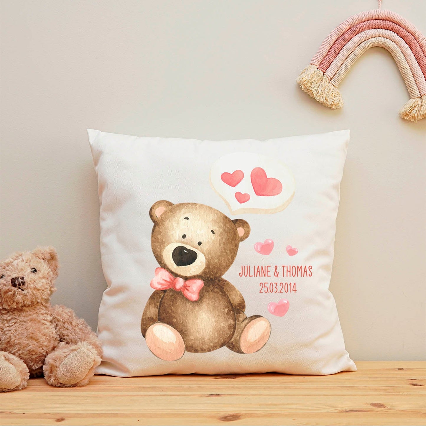 Bedrucktes Kissen mit Motiv Bär mit Herz