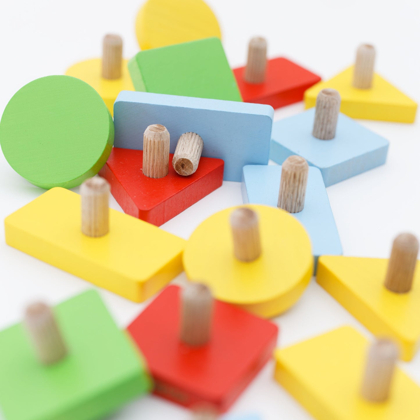 KidzzCamp – LEuLI Geo-Stecker für Loch- & Motorikplatte