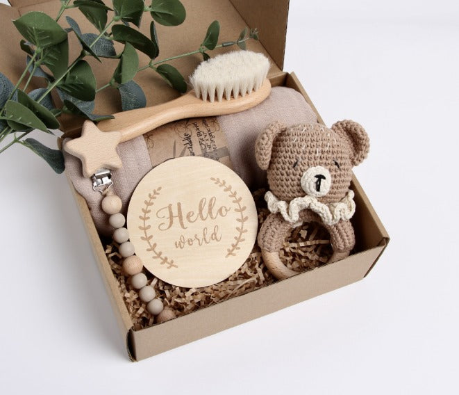 KidzzCamp Bär beige KidzzCamp Baby-Geschenkbox 5-teilig mit Musselin-Pucktuch 120 x 120 cm