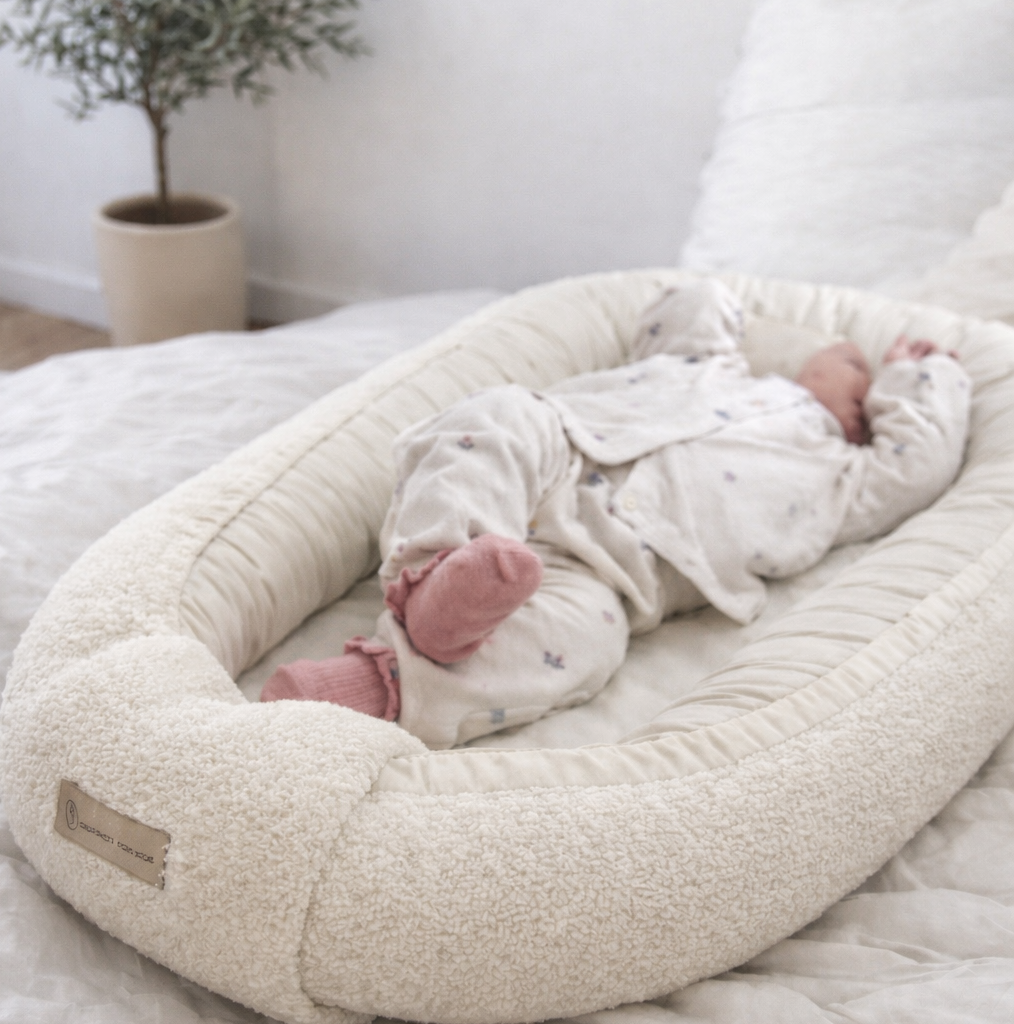 Babynestchen Teddystoff-Bouclé – mitwachsender Baby-Kokon