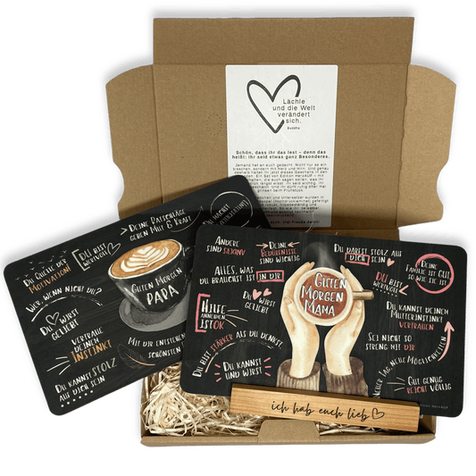 Geschenkset für Eltern: liebevolles Frühstücksbrettchen-Set für Mama und Papa mit individualisierbarem Holzhalter