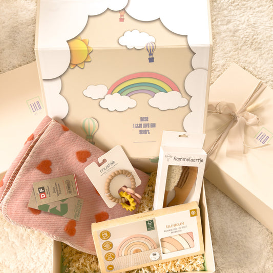 KidzzCamp – Premium Baby-Geschenkbox "Rainbow Love Box"