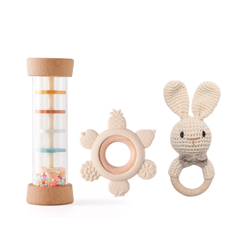 KidzzCamp Baby-Geschenkbox 3-teilig – umhäkelte Rassel, Sanduhr-Rassel & Beißring
