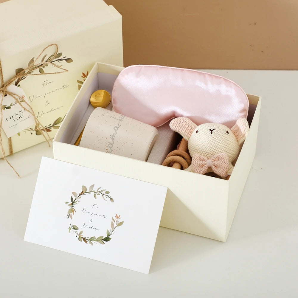 KidzzCamp Baby-Geschenkbox für Baby & Eltern 11-teilig