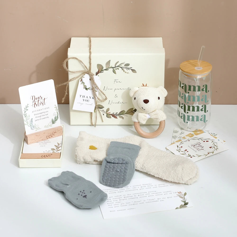 KidzzCamp Baby-Geschenkbox für Baby & Eltern 11-teilig