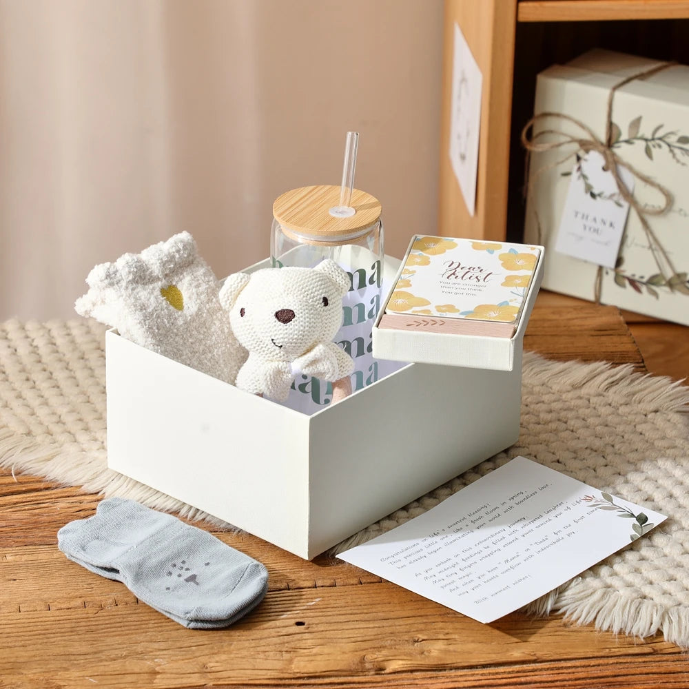 KidzzCamp Baby-Geschenkbox für Baby & Eltern 11-teilig