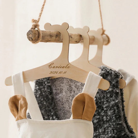KidzzCamp 10er-Set Personalisierte Baby-Kleiderbügel