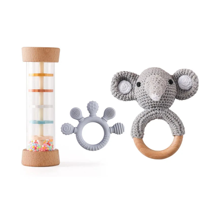 KidzzCamp Baby-Geschenkbox 3-teilig – umhäkelte Rassel, Sanduhr-Rassel & Beißring