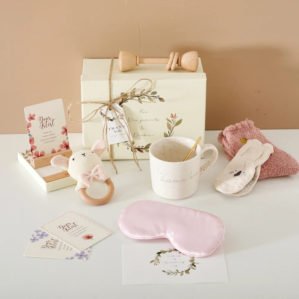 KidzzCamp Baby-Geschenkbox für Baby & Eltern 11-teilig