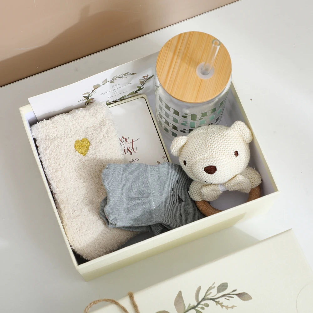 KidzzCamp Baby-Geschenkbox für Baby & Eltern 11-teilig