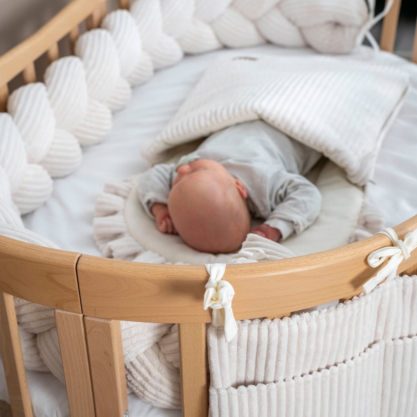 Bettschlange Baby geflochten Cord – Bettzopf & Bettumrandung fürs Babybett