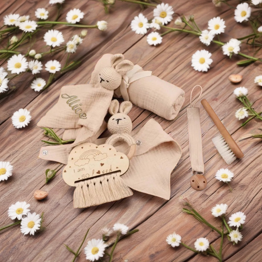 KidzzCamp Baby-Geschenkbox 7-teilig personalisierbar Musselin Hase