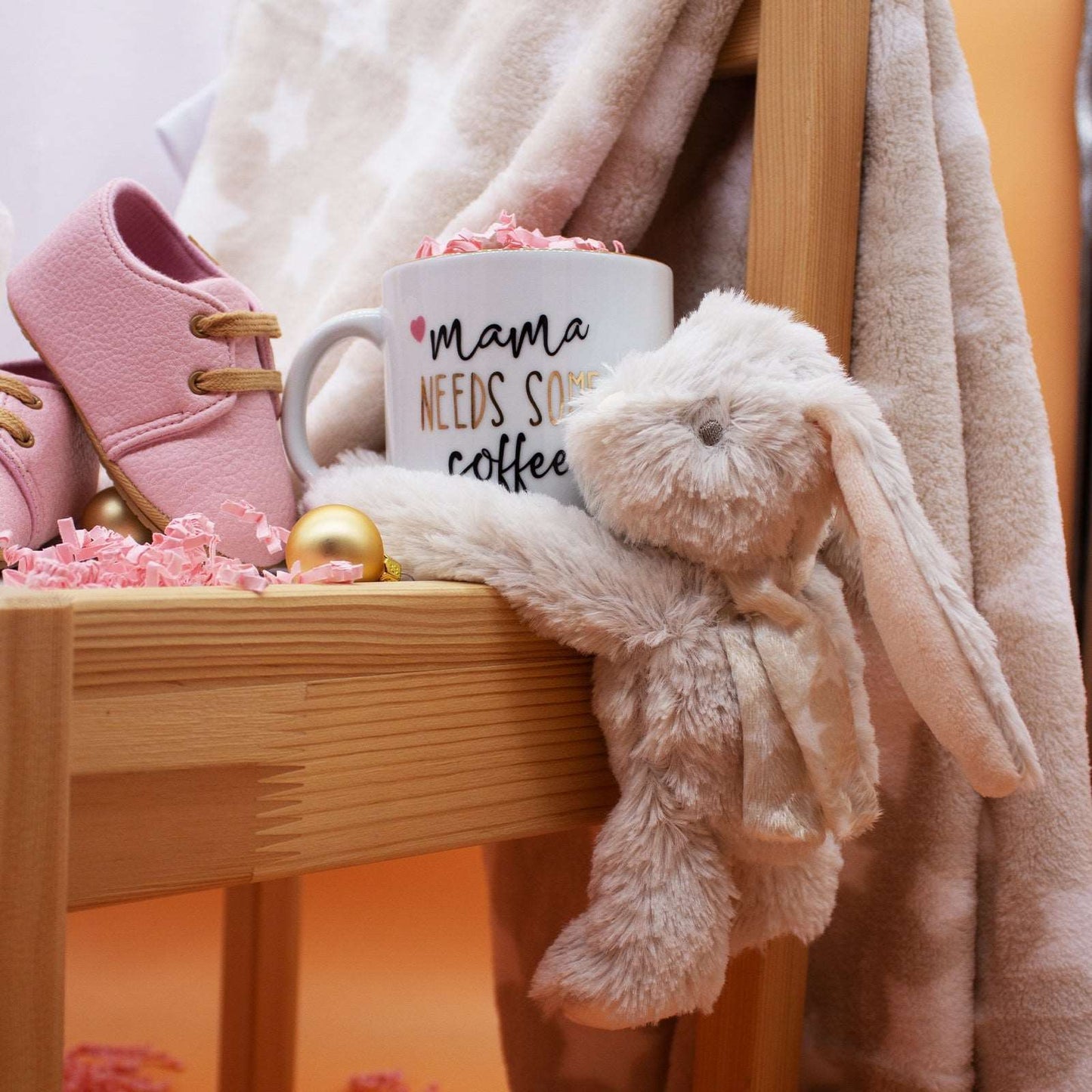 Hellobox Geschenkset zur Geburt mit Babydecke, Kuscheltier (17 Teile)
