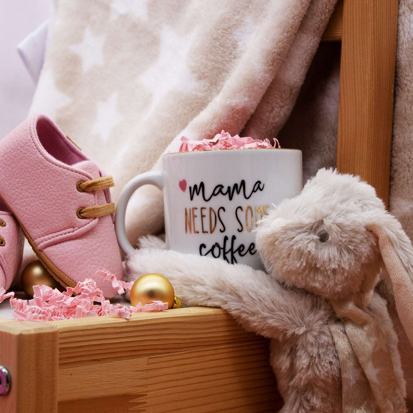 Hellobox Geschenkset zur Geburt mit Babydecke, Kuscheltier (17 Teile)