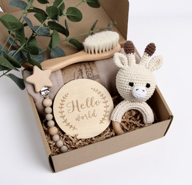 KidzzCamp KidzzCamp Baby-Geschenkbox 5-teilig mit Musselin-Pucktuch 120 x 120 cm